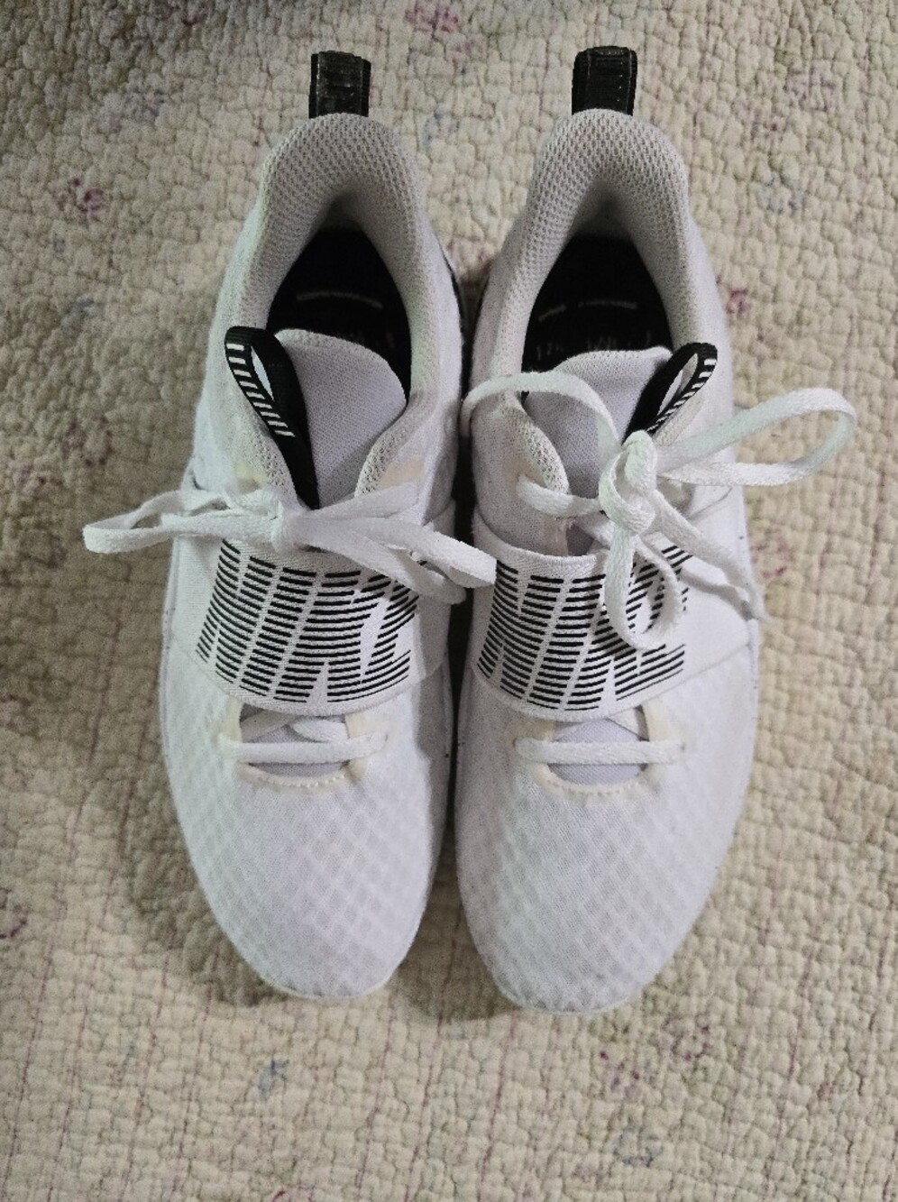 Nike White and Black Women's Athletic Shoes
